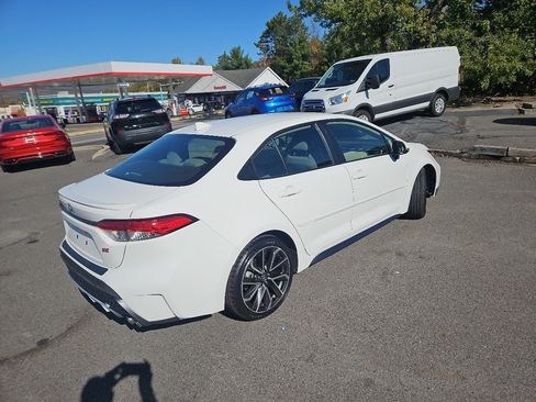 Used 2021 Toyota Corolla SE image 3