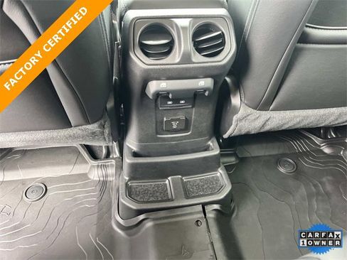 Used 2021 Jeep Wrangler Unlimited Sahara image 16