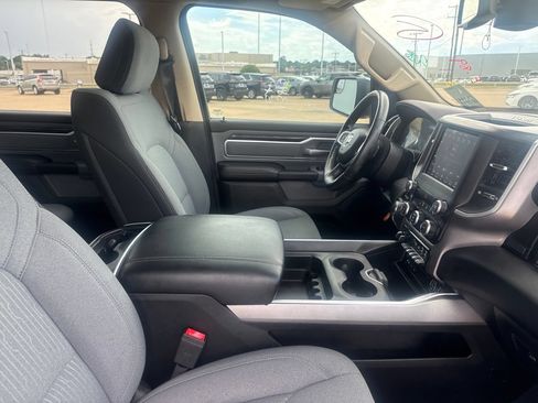 Used 2019 RAM 1500 Big Horn RWD image 32