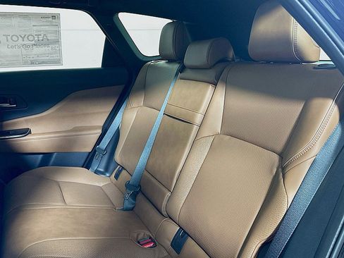 New 2025 Toyota Crown Signia image 9