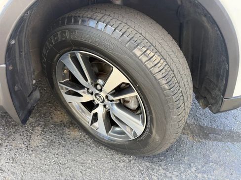 Used 2018 Toyota RAV4 XLE AWD/4WD image 55