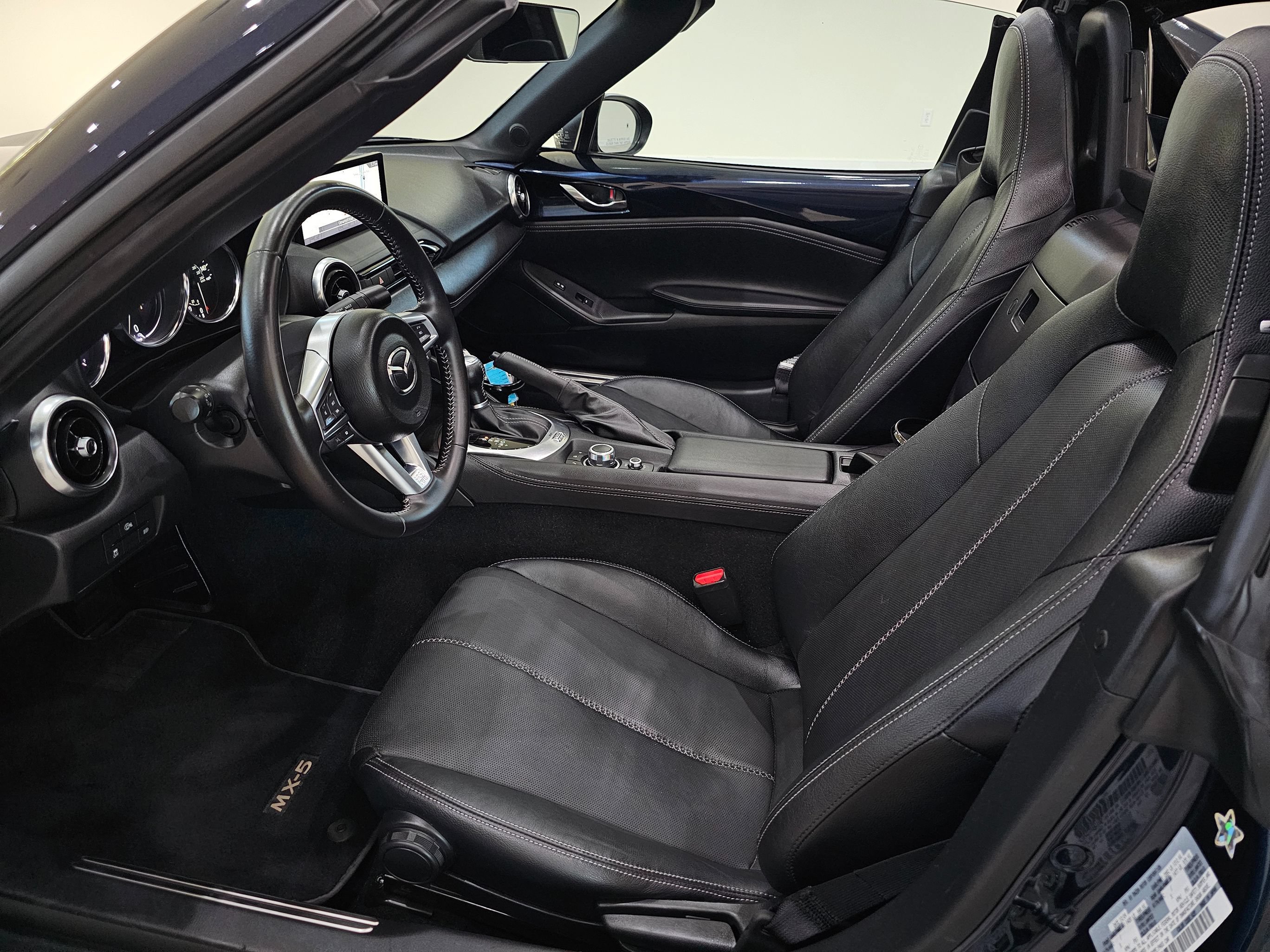 Used 2025 MAZDA MX-5 Miata RF Grand Touring RWD image 17