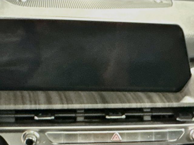 Used 2024 Kia Telluride EX w/ EX Captain's Chair Package AWD/4WD image 12