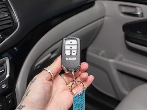 Used 2022 Honda Pilot Touring image 13