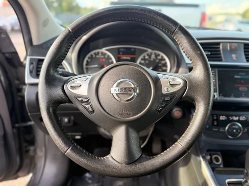 Used 2019 Nissan Sentra SR FWD image 24