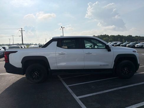 Used 2024 Chevrolet Silverado EV W/T AWD/4WD image 4