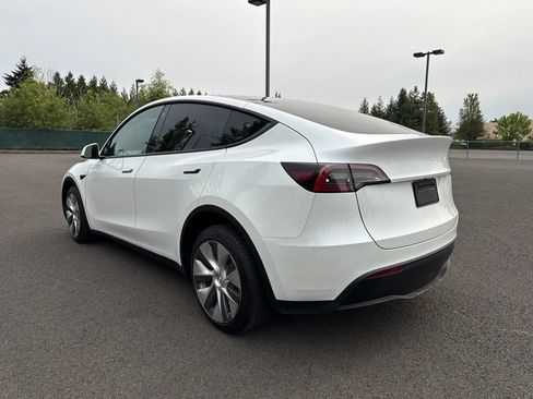 Used 2021 Tesla Model Y Long Range AWD/4WD image 5