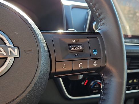 Certified 2023 Nissan Rogue SV w/ SV Premium Package image 21