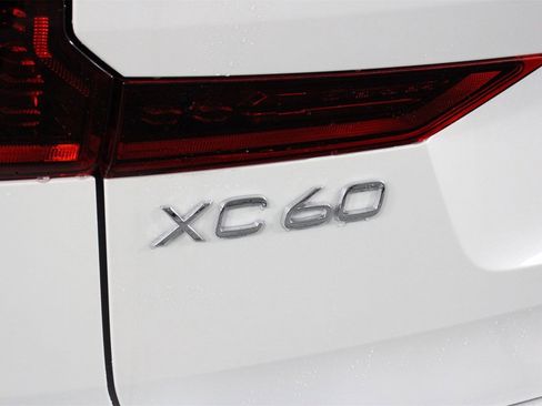 New 2026 Volvo XC60 B5 Plus w/ Protection Package Premier image 16