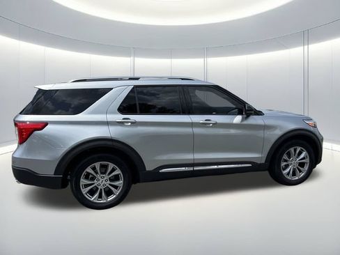 Used 2023 Ford Explorer Limited w/ Equipment Group 301A RWD image 6