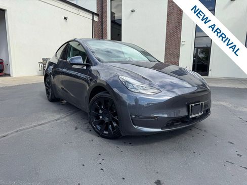 Used 2022 Tesla Model Y Long Range AWD/4WD image 1