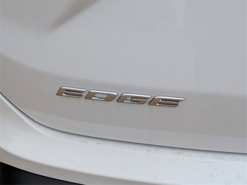 Used 2019 Ford Edge SE w/ SE Fleet Driver's Package image 7