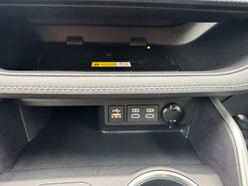 Used 2023 Toyota Highlander XSE AWD/4WD image 23