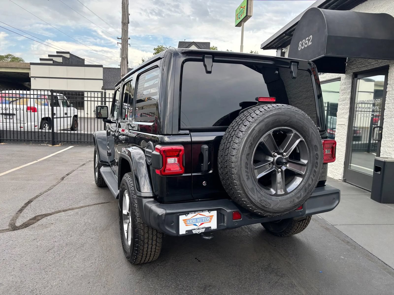 Used 2020 Jeep Wrangler Unlimited Sahara AWD/4WD image 20