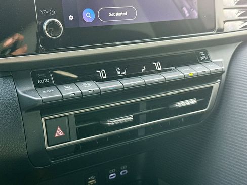 Used 2026 Toyota Camry SE image 28