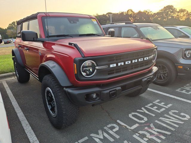 Certified 2022 Ford Bronco Black Diamond w/ Sasquatch Package AWD/4WD image 2