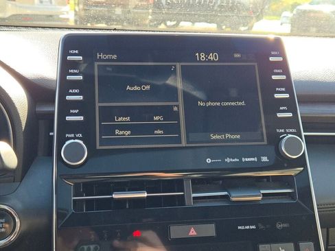 Used 2019 Toyota Avalon XLE w/ Moonroof Package image 28