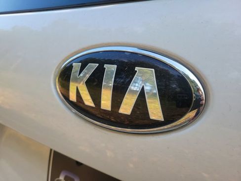 Used 2017 Kia Sorento FWD image 10