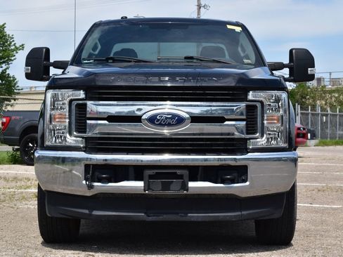 Used 2019 Ford F250 XLT AWD/4WD image 2