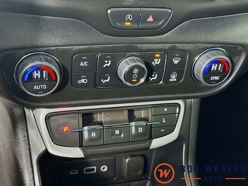 Used 2023 GMC Terrain SLE w/ Driver Convenience Package image 16