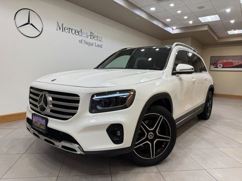 Certified 2026 Mercedes-Benz GLB 250 image 1
