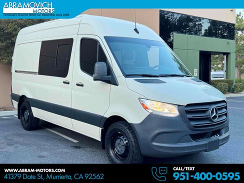 Used 2021 Mercedes-Benz Sprinter 2500 image 1