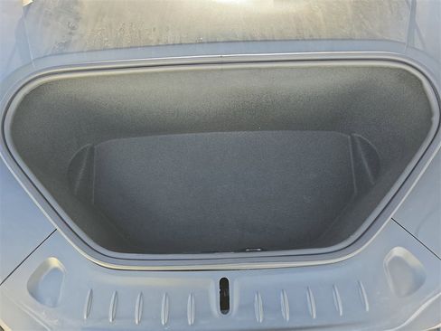 Used 2022 Tesla Model S image 34