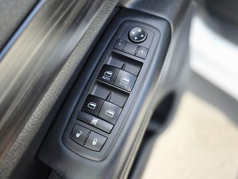 Used 2019 Jeep Grand Cherokee Altitude RWD image 23