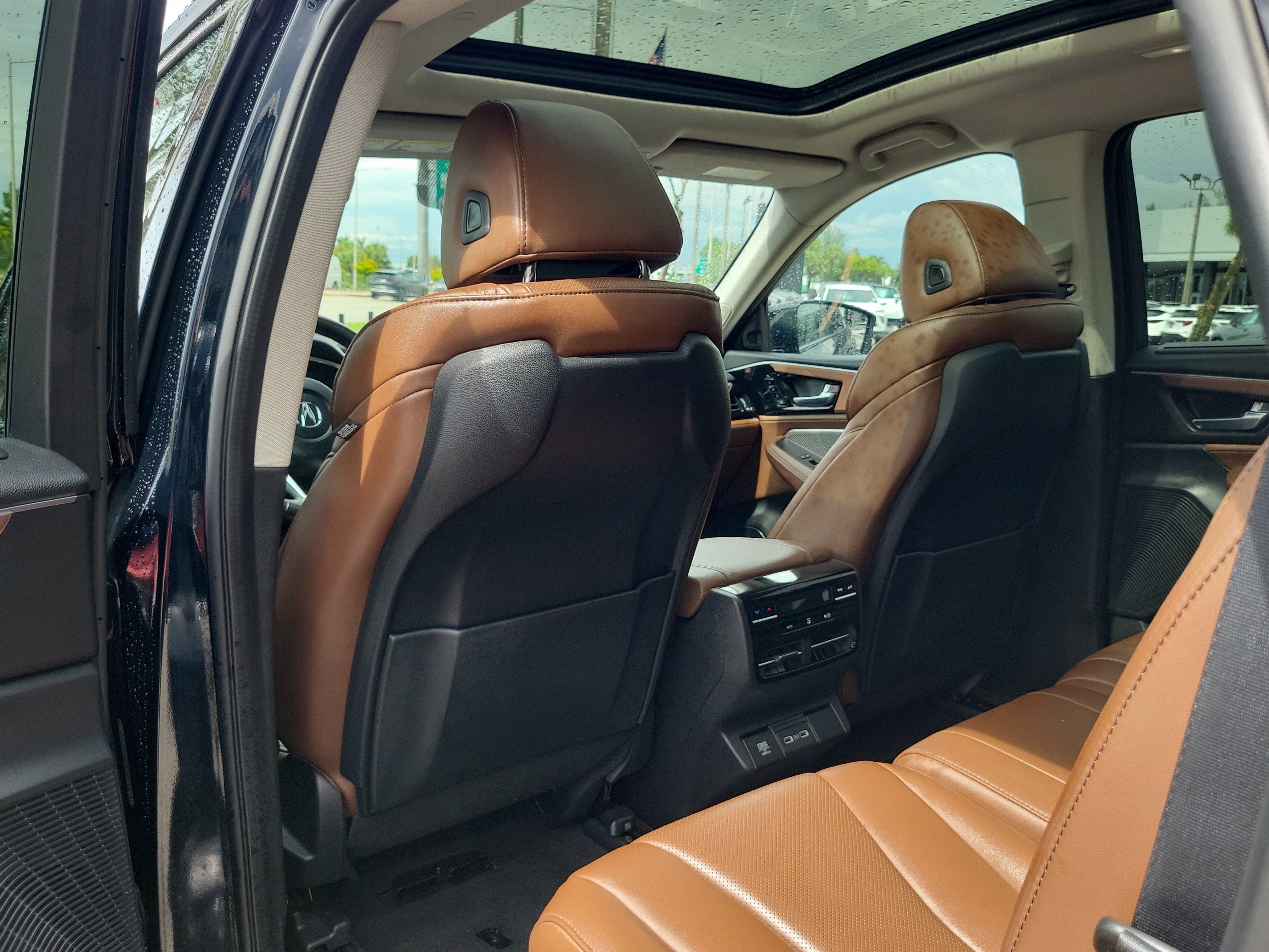 Used 2023 Acura MDX w/ Technology Package FWD image 16