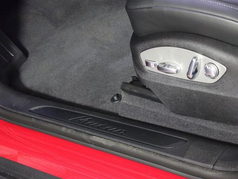 Used 2025 Porsche Macan image 18