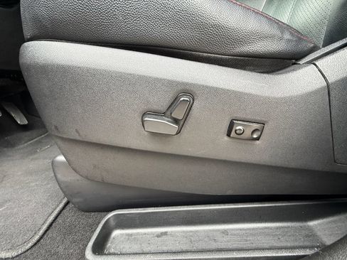 Used 2017 Dodge Grand Caravan GT FWD image 13