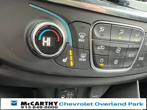 Used 2023 Chevrolet Traverse LT w/ LT Premium Package image 14