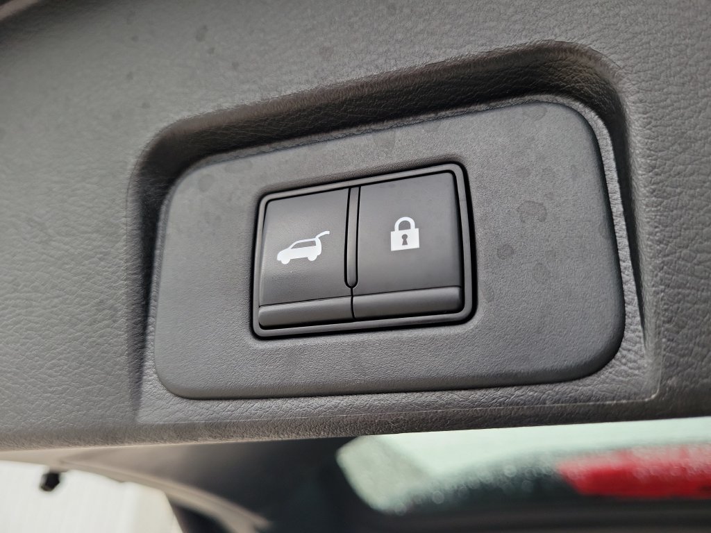 Used 2024 Nissan Rogue SV FWD image 7