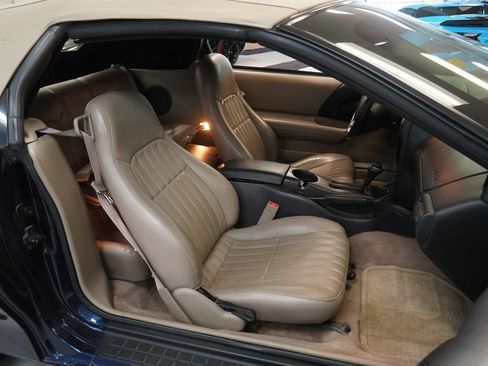 Used 2002 Chevrolet Camaro Z28 w/ Sport Appearance Pkg RWD image 17