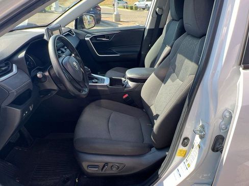 Used 2022 Toyota RAV4 XLE image 42