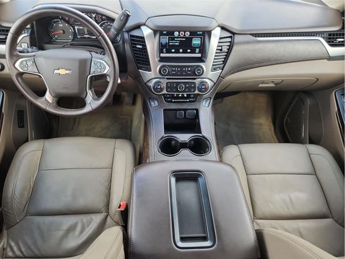 Used 2015 Chevrolet Suburban LT RWD image 18