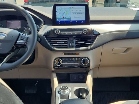 Used 2022 Ford Escape SE w/ Cold Weather Package AWD/4WD image 17