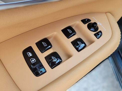 New 2024 Volvo XC90 T8 Ultimate w/ Protection Package Premier image 11