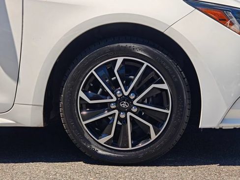 Used 2020 Toyota Corolla LE FWD image 45