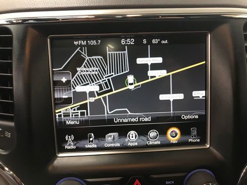 Used 2017 Jeep Grand Cherokee Overland w/ Jeep Active Safety Group image 19