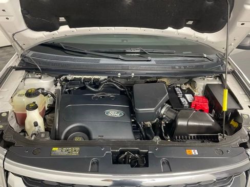 Used 2013 Ford Edge SE image 9