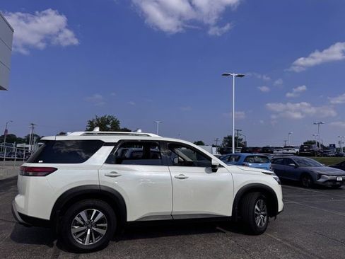 Used 2022 Nissan Pathfinder SL w/ SL Black Package image 25