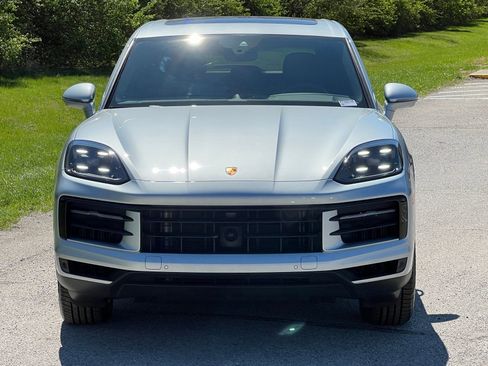 Certified 2024 Porsche Cayenne image 7