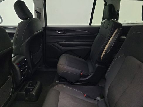 Used 2023 Jeep Grand Cherokee L Laredo RWD image 18