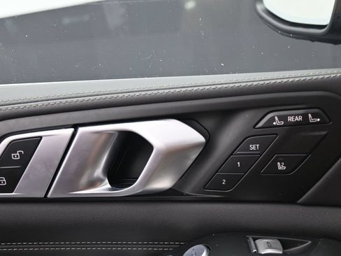 Used 2025 BMW X7 xDrive40i AWD/4WD image 12
