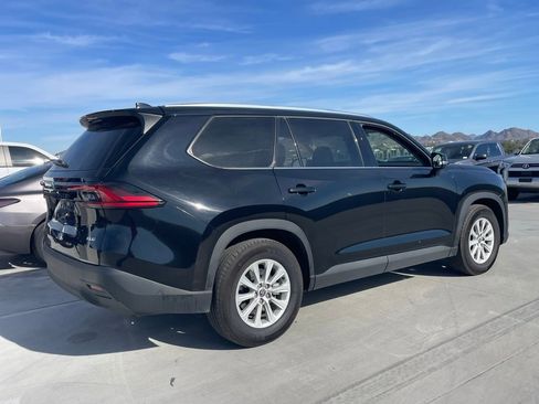 Used 2025 Toyota Grand Highlander AWD image 3