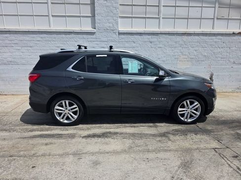 Used 2019 Chevrolet Equinox Premier FWD image 3