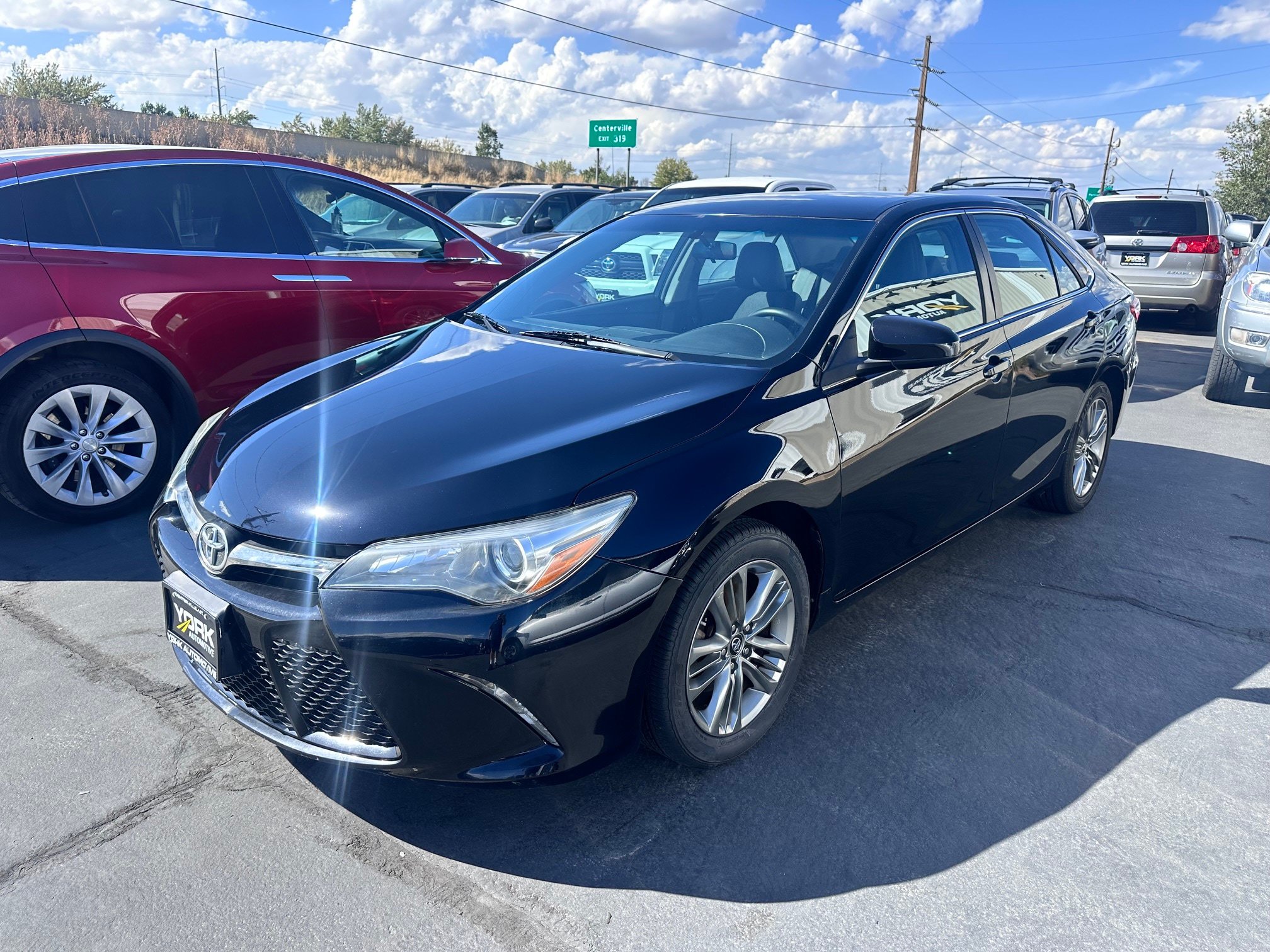 Used 2017 Toyota Camry SE FWD image 2