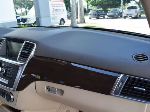 Used 2015 Mercedes-Benz ML 250 BlueTEC 4MATIC image 52