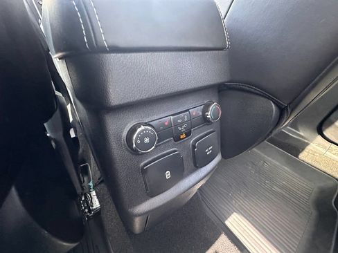 Used 2019 Ford Explorer Platinum AWD/4WD image 17
